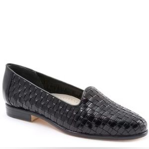 Black leather woven, low block heel flat loafer size 10, smoking slipper style